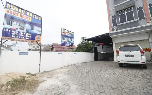 RedDoorz near Kartini Mall 2 Lampung