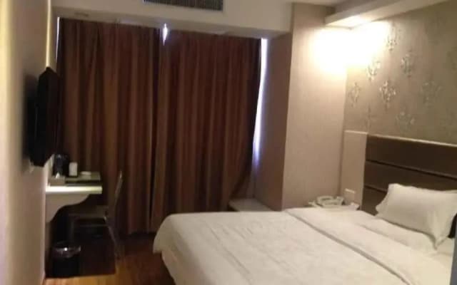 Super 8 Hotel Zhangzhou Teng Fei Lu