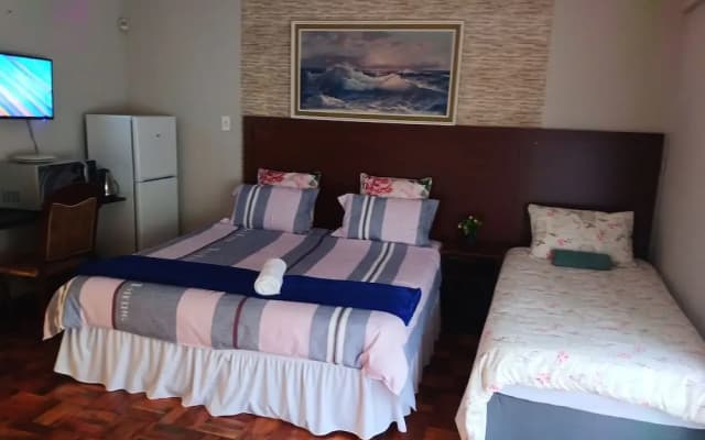 Comrades Oasis Guest House