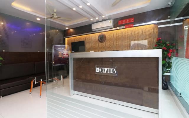 OYO 15671 Hotel Jalsa Dlx