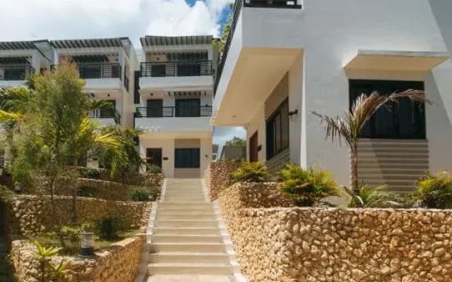 RedDoorz @ LM Apartelle Boracay