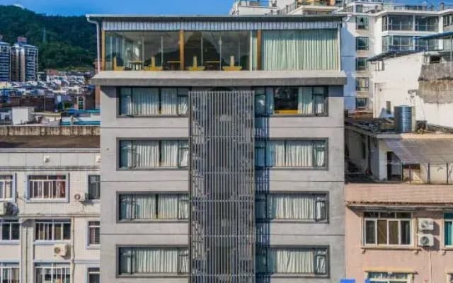 Pingle Rongfu Hotel