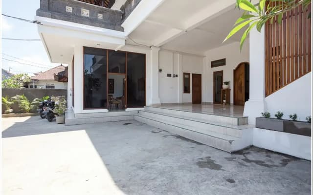 RedDoorz near Padang Galak Beach