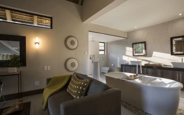 Moya Safari Villa