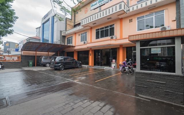 Grand Kembar Hotel RedPartner