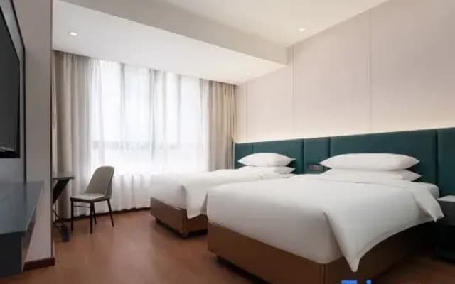 Ruibai Cloud Hotel (Meilan International Airport T1 & T2 Terminal Store)