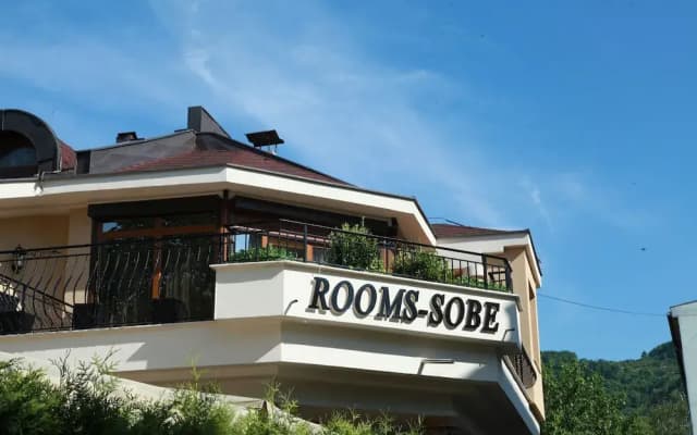Provence Rooms