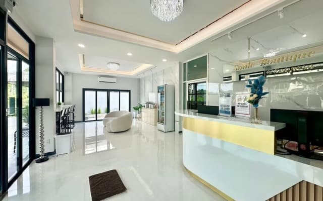 Smile Boutique at Saiyuan
