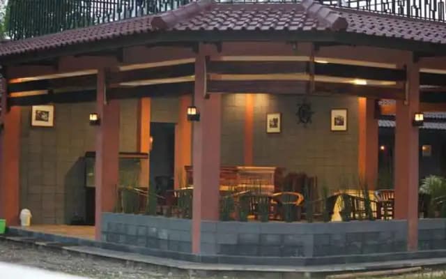 Amazon Bungalow & Cottages