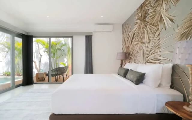 Splendid Private Villa, 2 BR, Canggu With Staff