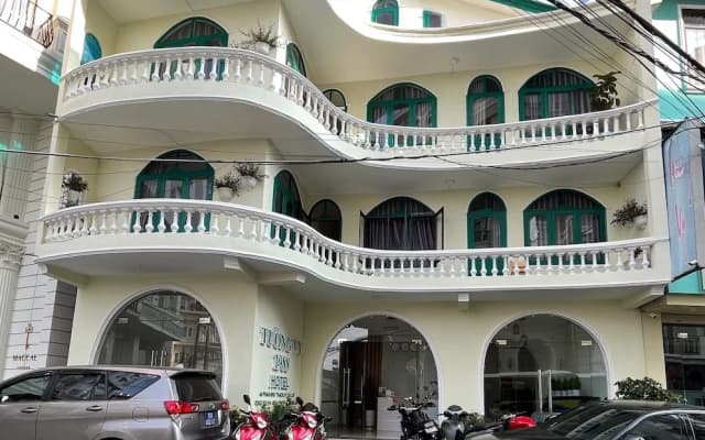 Tuong Vy Dalat Central