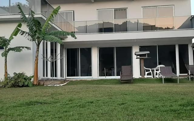 Casa com Piscina e Hidromassagem Montoski