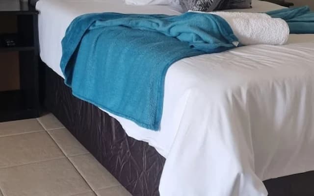 Stay @ Home Airport Lodge