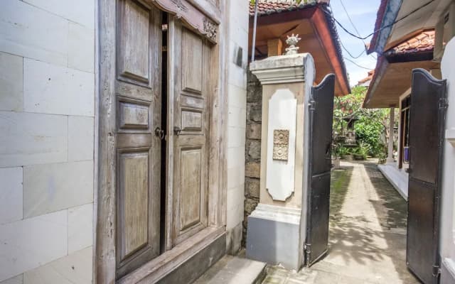 RedDoorz Sanur 3