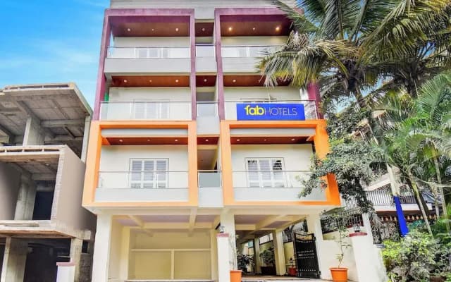 Fabhotel Aura Suites