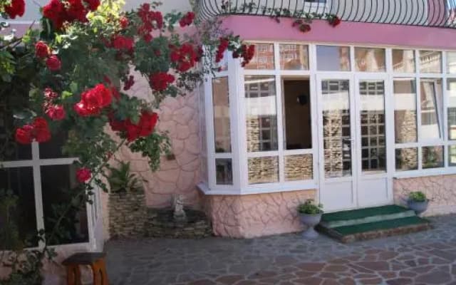 Guest House Romanovykh Victoria