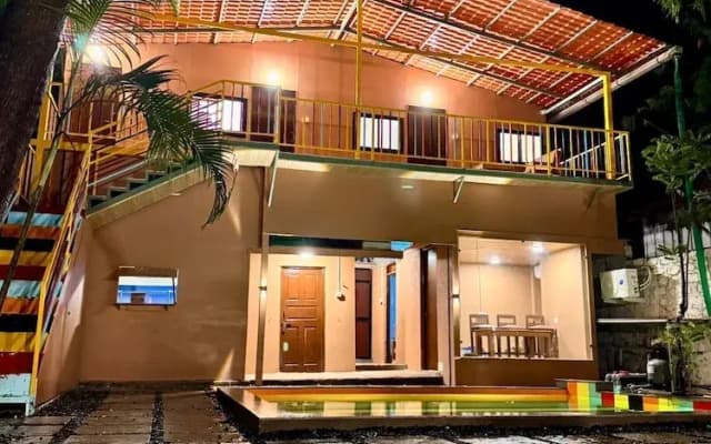 Lost Paradise A Social Hostel