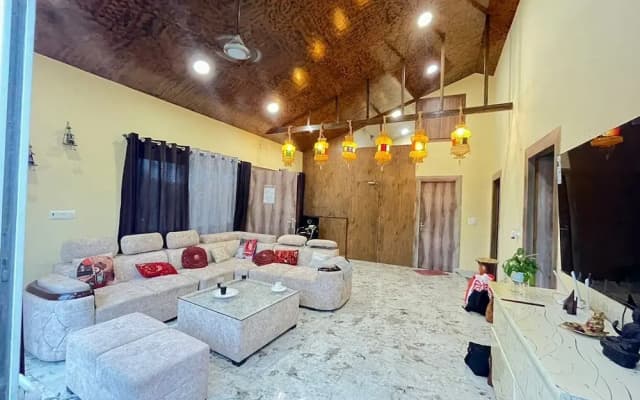 GoBravo 37 - 2Bhk Farm with Pool & Garden Sec150 Noida