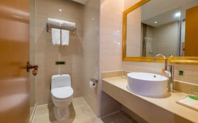 Vienna Hotel (Dongguan Songshan Lake Dalang Textile Center Store)