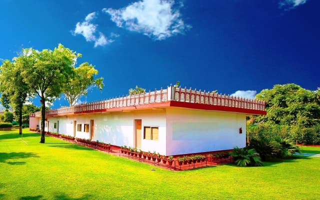 Aapno Ghar Resort