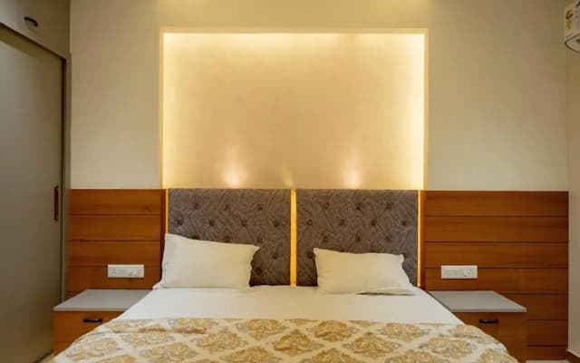 Onlystay DLF My Pad Gomti Nagar Suites