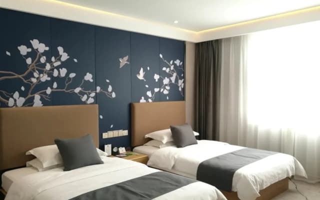 Fugang Hotel(Xuchang College High Speed Rail East Station Store)