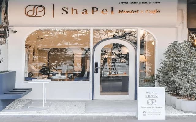Shapel Hostel and Cafe