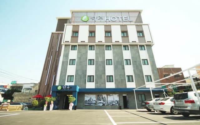 Haru Hotel