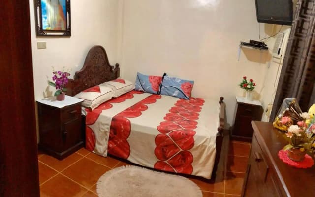 15pax-2 minutes to Vigan-RoseandFer Transient-2 Bedroom House