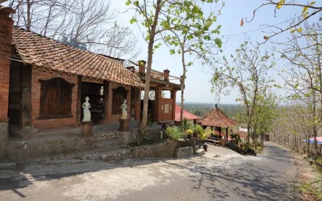 Watu Lumbung Culture Resort by ZUZU
