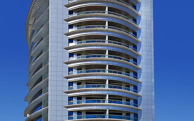 Отель DoubleTree by Hilton Dubai Port Saeed