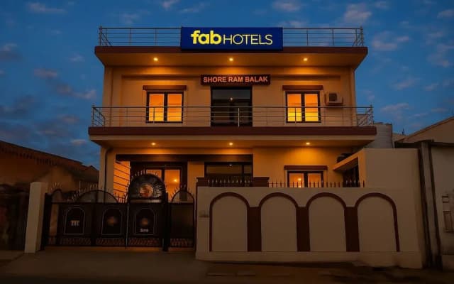FabHotel Awadh Inn