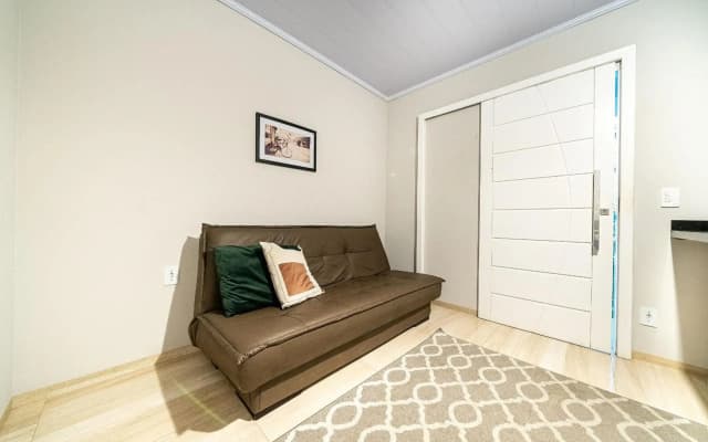 022 - Lindo Residencial com Piscina e Jacuzzi em Bombas