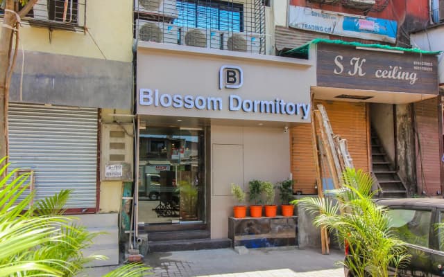 Blossom Dormitory - Hostel