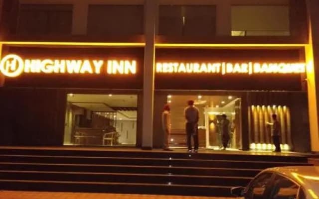 Hotel Highway Inn