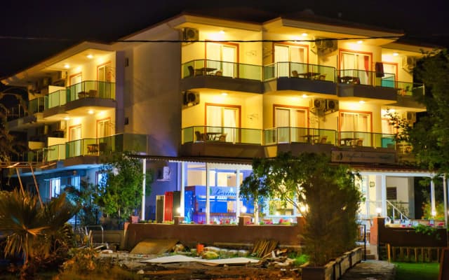 Defne Lori̇na Buti̇k Hotel