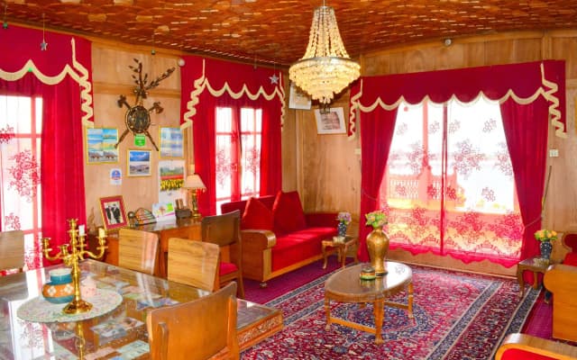 Golden Flower Heritage Houseboat