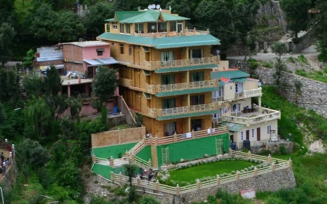The Golden Peak, Hotel