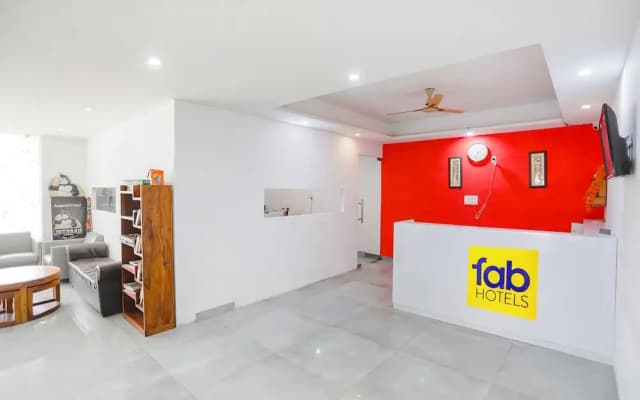 Fabhotel F9 Sector 19
