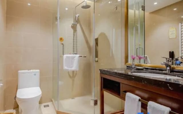 Minshan Sun Tribe Hotel