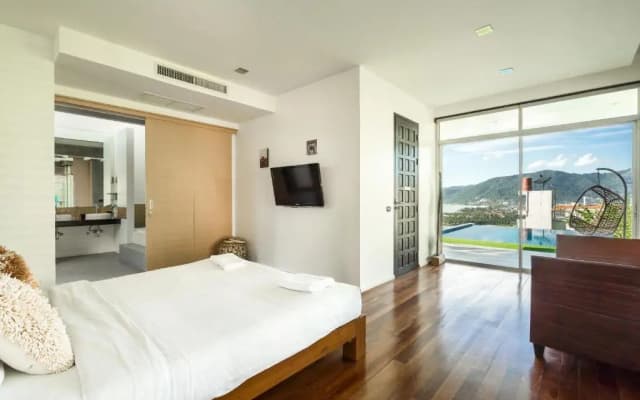 Sirirat Sea View Villa