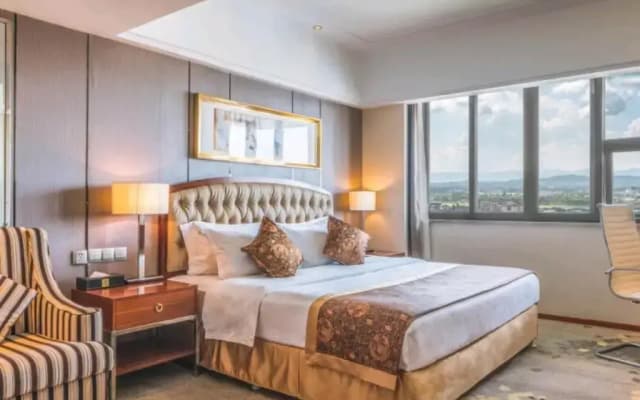 Rezen Kingtown Hotel (Chongqing Liangping)