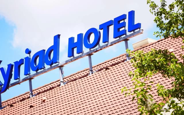 Kyriad Sadurengas Hotel