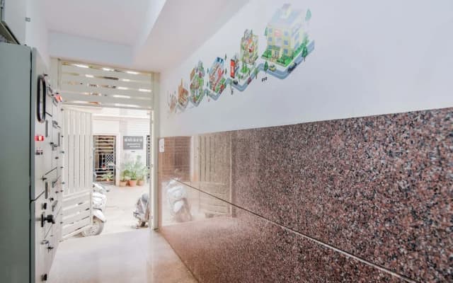 Varcity Comforts by OYO Rooms