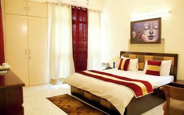 Room in Guest Room - Maplewood Guest House, Neeti Bagh, New Delhiit is a Boutiqu Guest House - Room 4