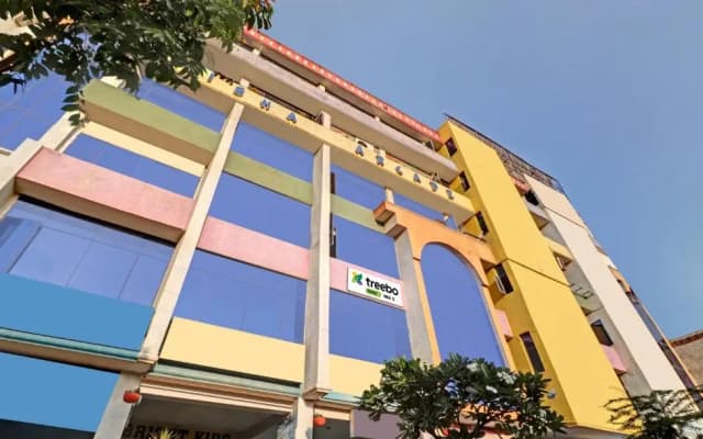 OYO 1496 Hotel Sky 5