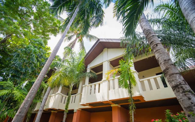 Phuket Leelavadee Hua Ting Resort