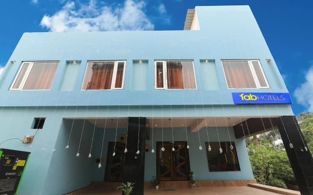 FabHotel Blueark