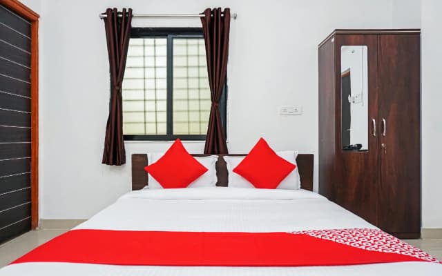 OYO Flagship 16665 Laxmi Chowk