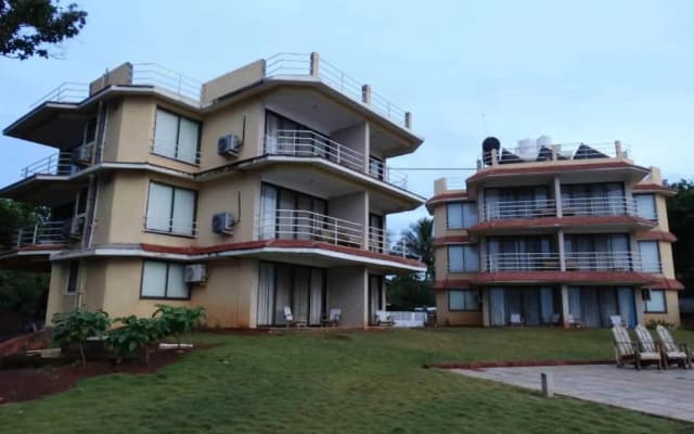 Avisa Nila Beach Resort